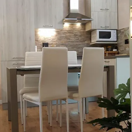 펜션 Ribero's - Center - Quite Zone 산레모